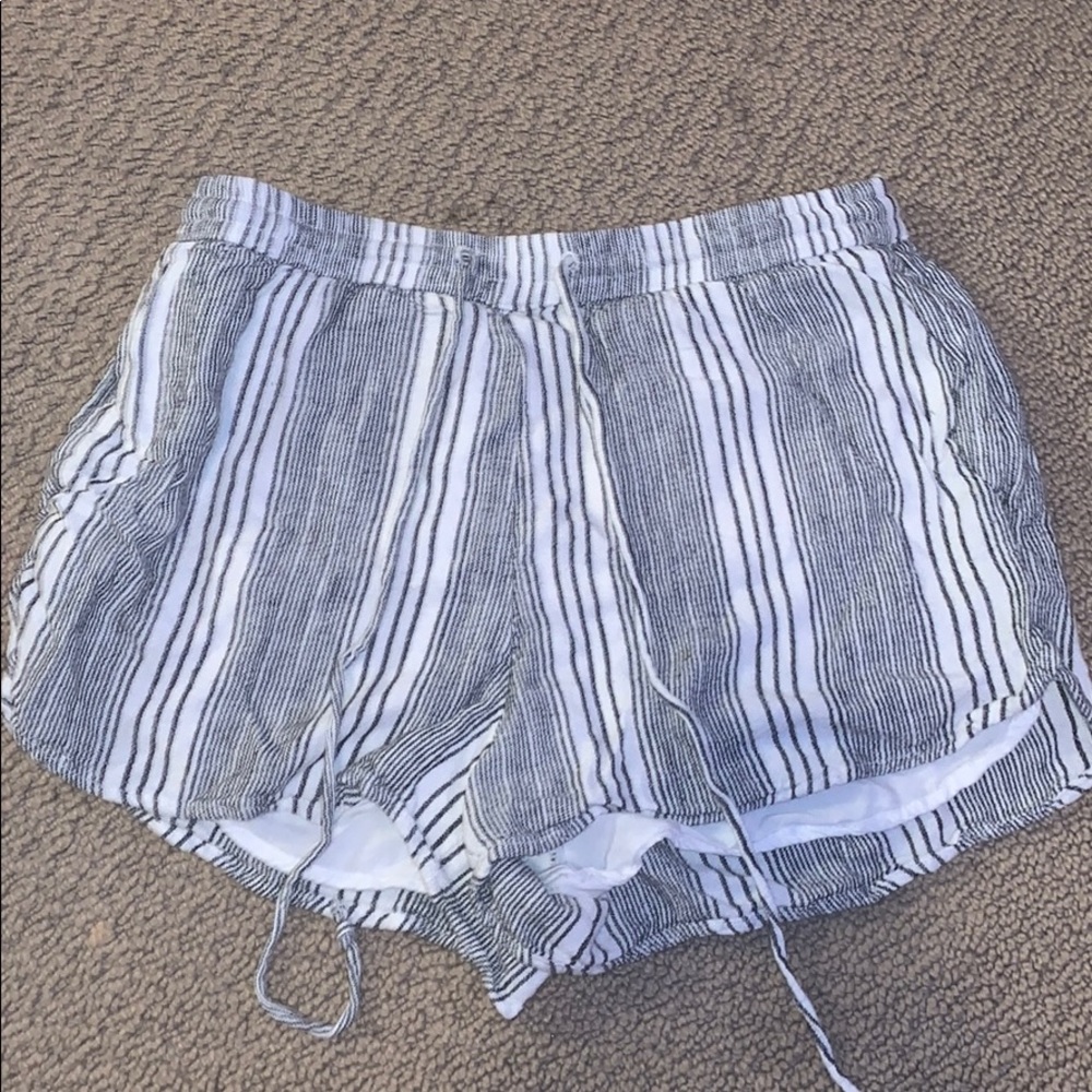 Hollister striped loose shorts!
